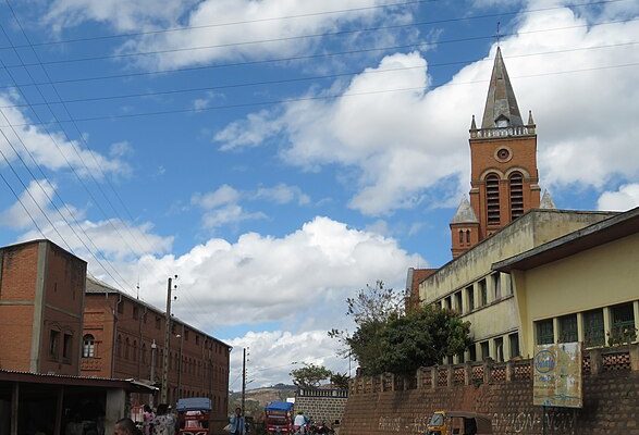 587px AmbositraCathedral